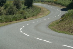 Responsabilité des départements pour défaut d'entretien des routes nationales